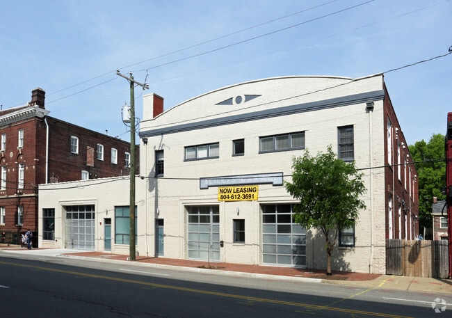 Primary Photo - Bliley's Garage Apartments