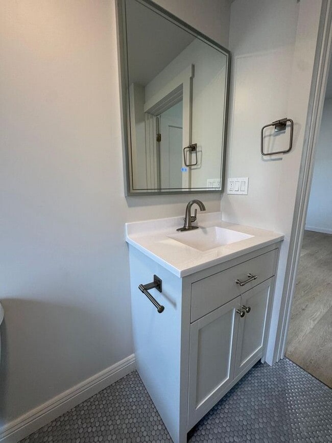 Building Photo - 169 Fair Oaks St