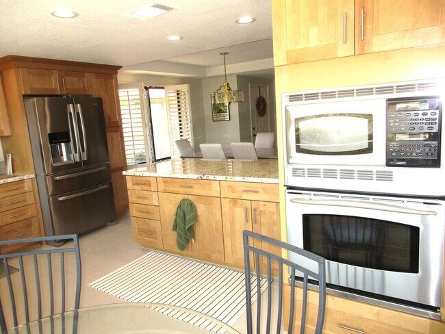 Building Photo - 85 Conejo Cir