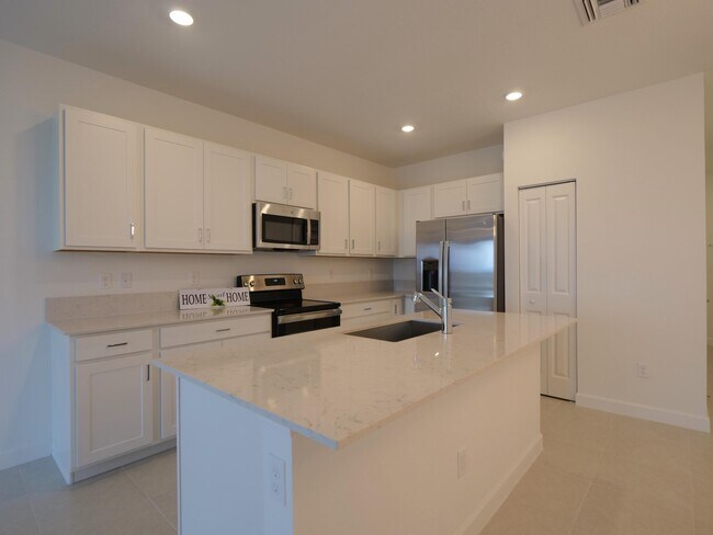 Building Photo - 206 SE Woodbark St