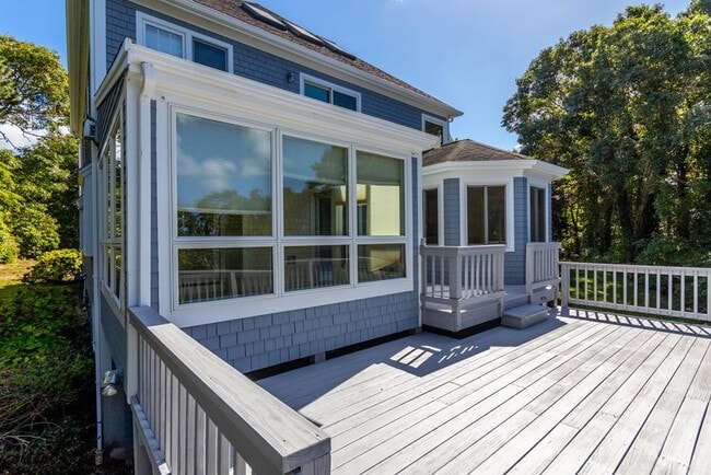 Building Photo - 24 Longshank Cir