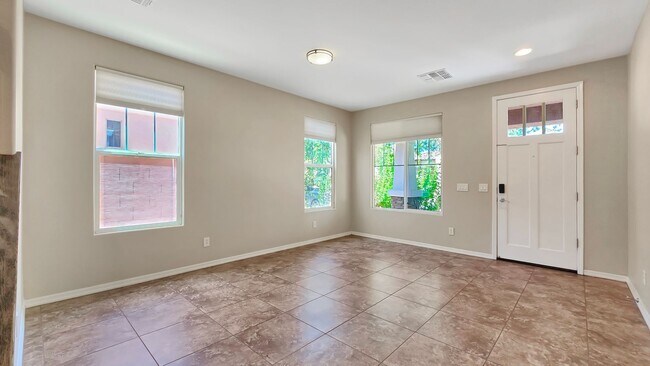 Building Photo - Upgraded kitchen and lots of sq ft in Verrado!