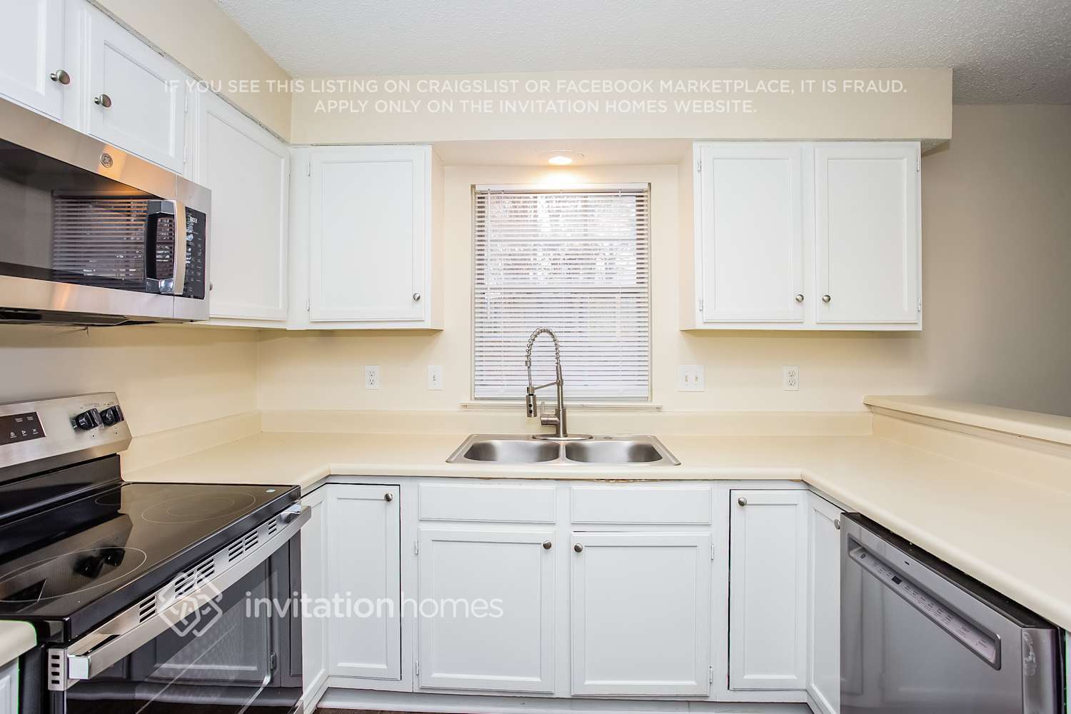 Building Photo - 9411 White Cedar Ct