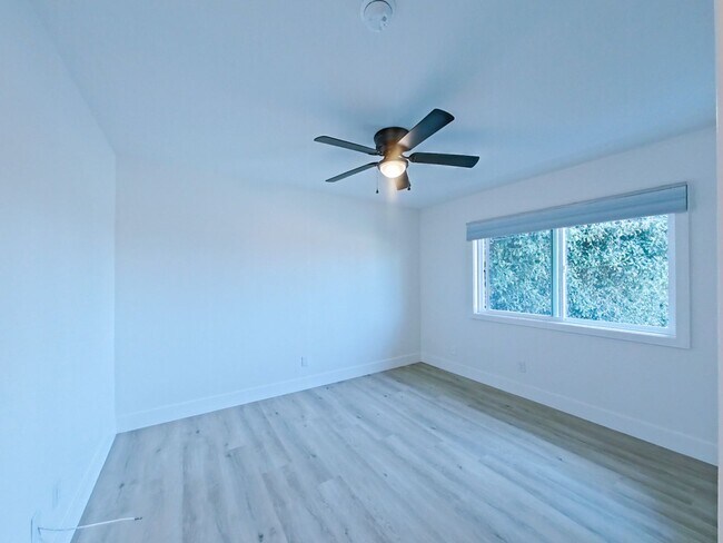 Building Photo - 117 Avenida Algodon