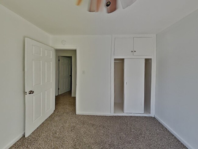 Building Photo - Holbrook Heights 3/2 Home Available Now!