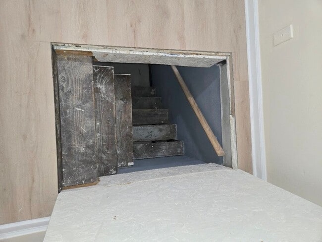 Building Photo - 559Groom1stfl&amp;2ndfl