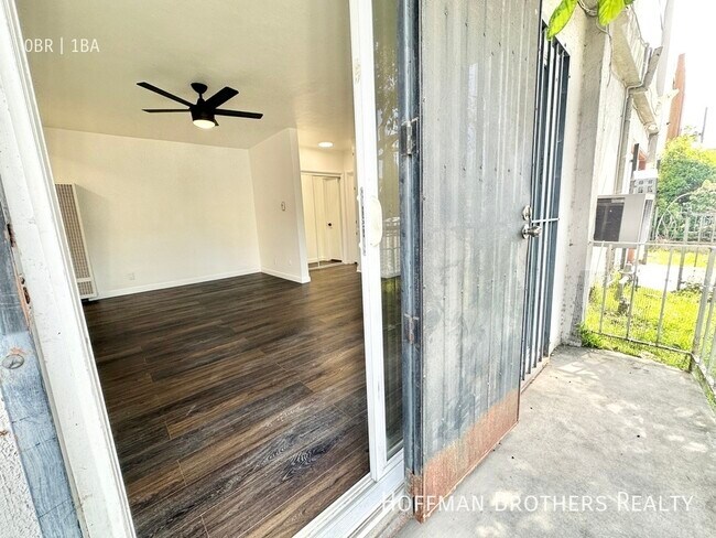 Building Photo - 838 Normandie Ave