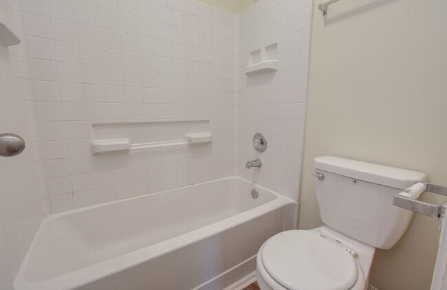 Building Photo - Open Layout & Large Backyard in Houston’s Evergreen Villas – 3 Beds, 2½ Baths