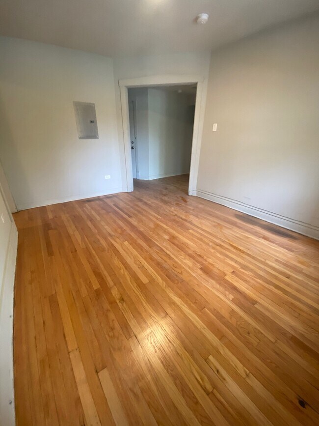 Building Photo - 5018 W 18th St