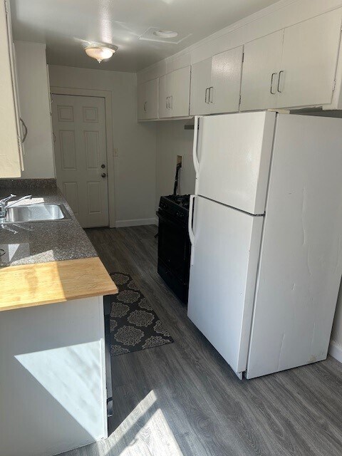 Washer/Dryer Hook Up in Kitchen - 2639 38th Ave