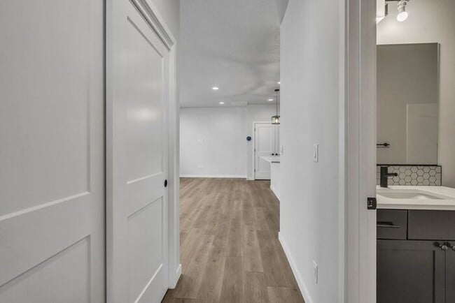 Building Photo - Effortless Elegance: Discover Your Ideal 2 Bedroom, 2 Bath Sanctuary