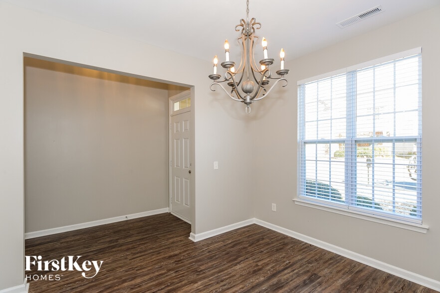 Building Photo - 16520 Kettlewell Ln