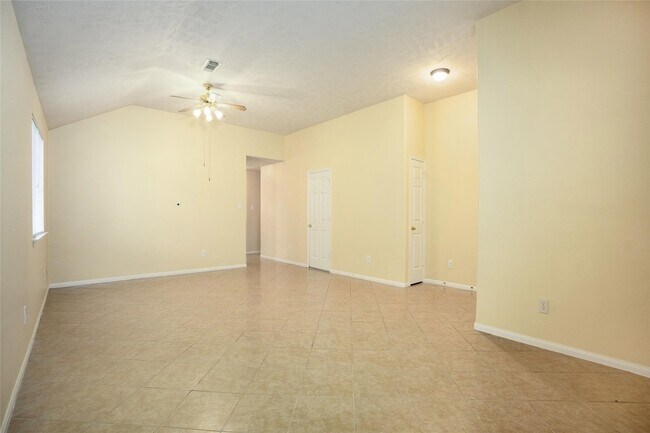 Building Photo - 8410 Taraglen Ct