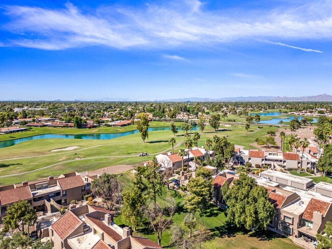 Building Photo - 7340 N Vía Camello Del Norte