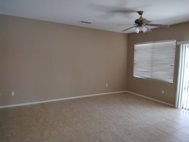Building Photo - ADULT COMMUNITY 45+ - Great Home in Sun Ci...
