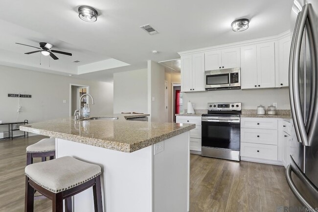 Building Photo - 659 Douglas Andrew Ave