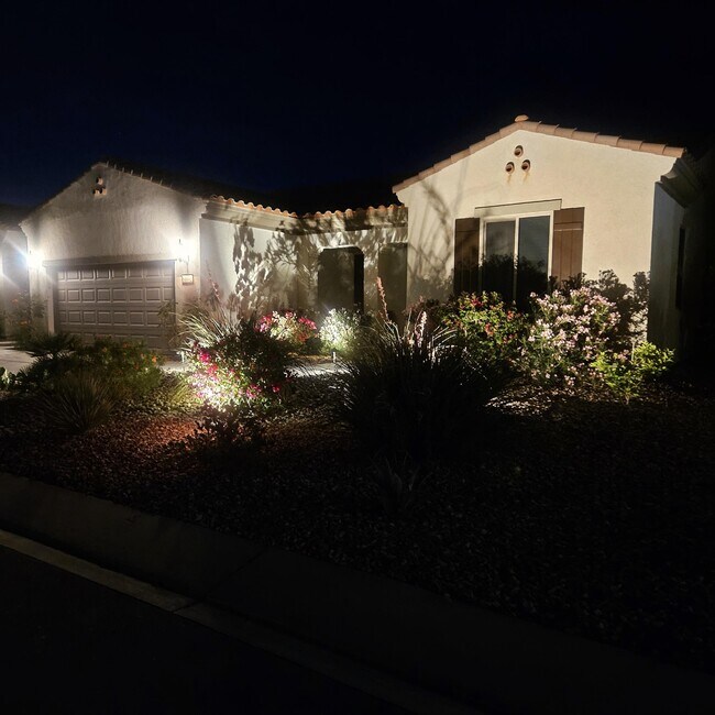 Building Photo - 81672 Avenida Viesca