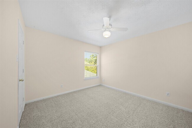 Building Photo - 22430 Water Edge Ln