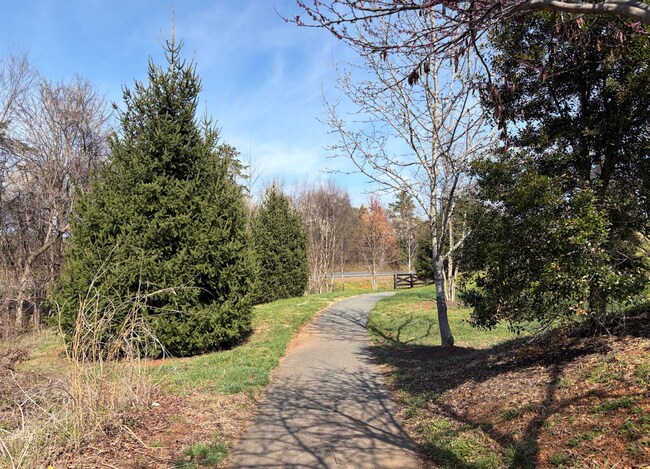 Building Photo - 1076 Delphi Ln