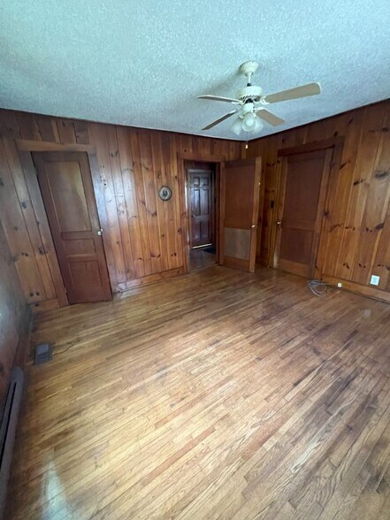 Building Photo - 4493 Ogburn Ave