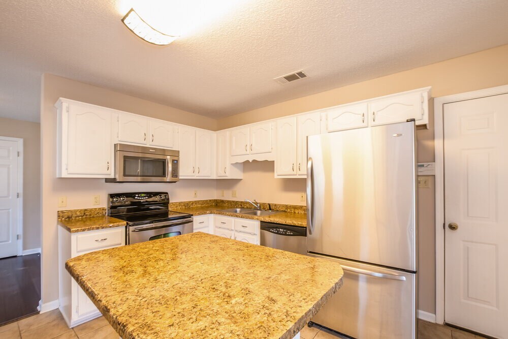 Building Photo - 3056 Valley Green Ln
