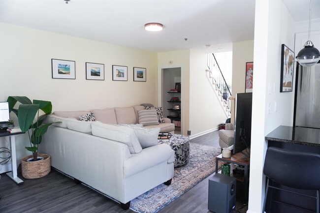 Building Photo - 98 Tideview Dr