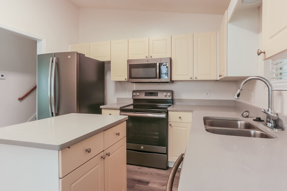 Building Photo - 5987 Graywood Cir SE