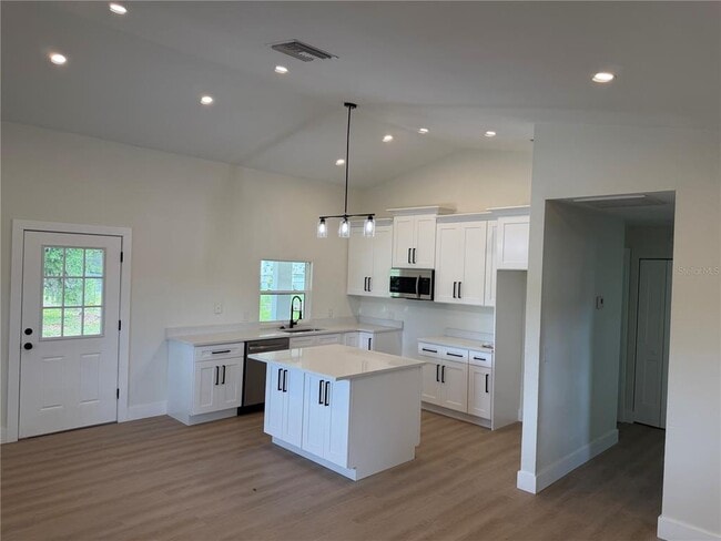 Building Photo - 17936 State Rd 52