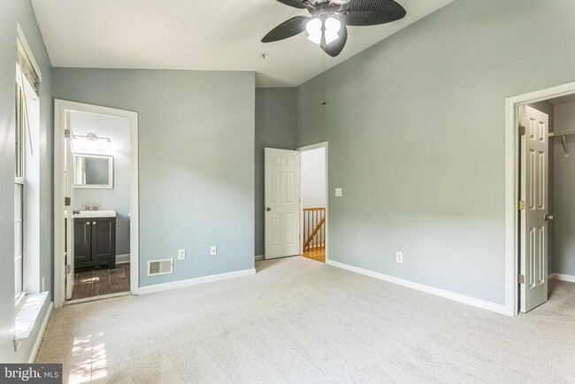 Building Photo - 20539 Golf Course Dr