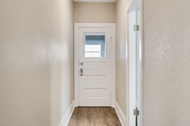 Building Photo - Single Family Home Near Downtown