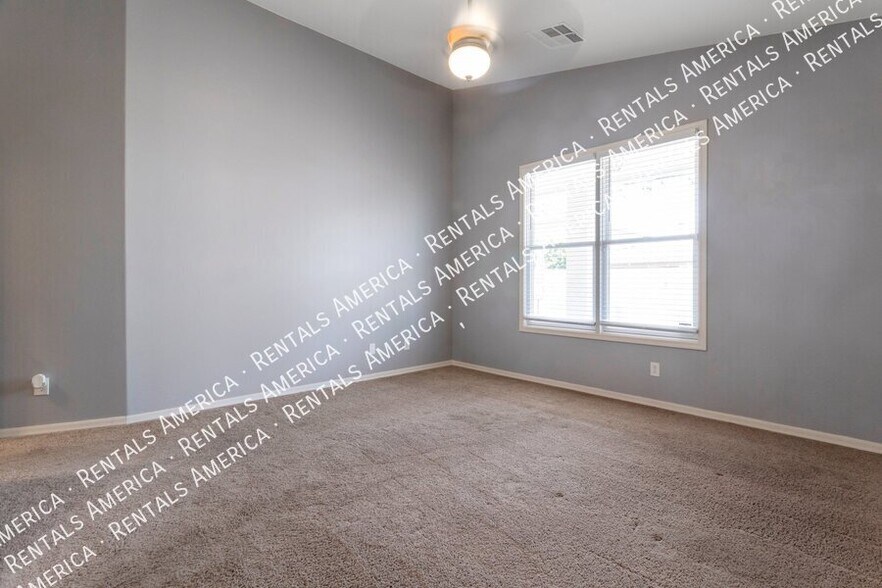Building Photo - 2120 E Chanute Pass