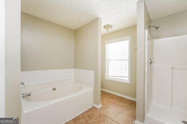 Building Photo - 6288 Lake Valley Point