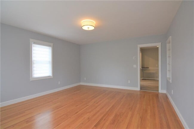 Building Photo - 5 Holten Ave