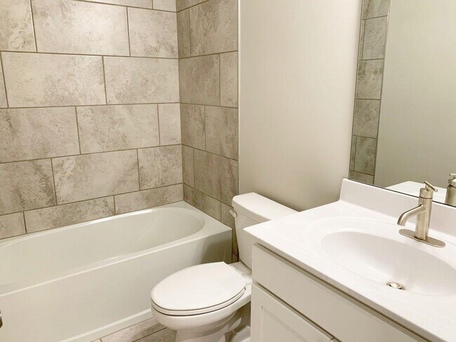 Building Photo - 6023 Skellig St