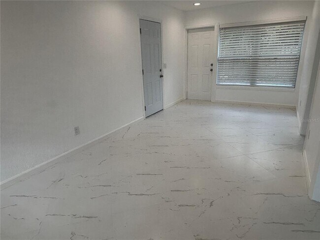 Building Photo - 640 San Salvador Dr
