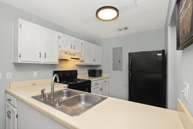 Building Photo - 1009 Stonegate Dr