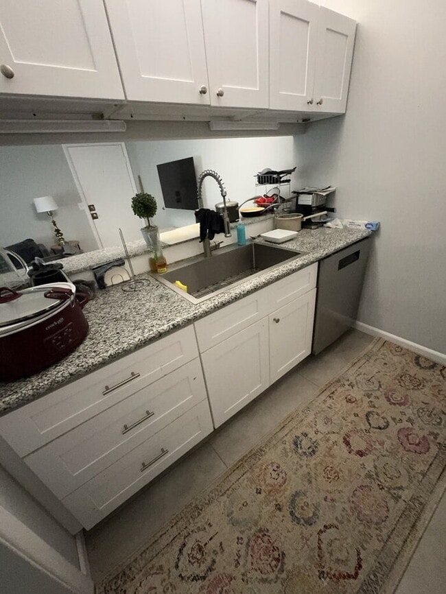 Building Photo - 1 Bedroom 1 Bathroom Student Housing