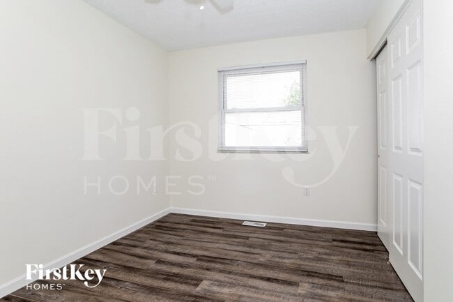 Building Photo - 1605 Rock Creek Dr