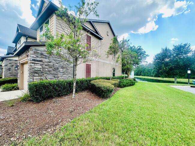 Building Photo - 3 BR 2.5 BA   TOWNHOME  - Bayberry Subdivi...