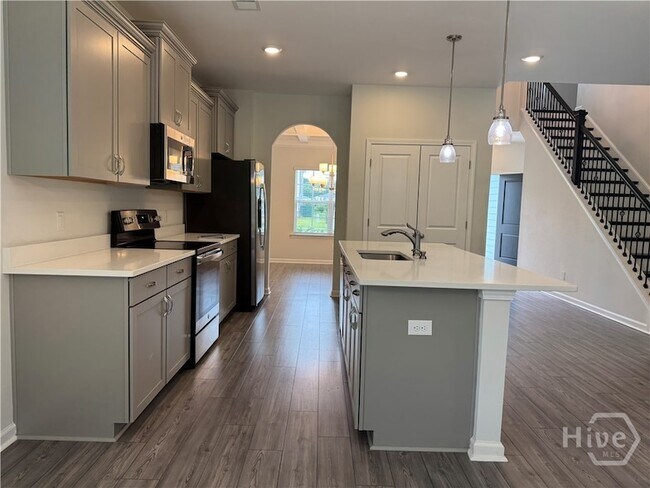 Building Photo - 148 Spring Hill Dr