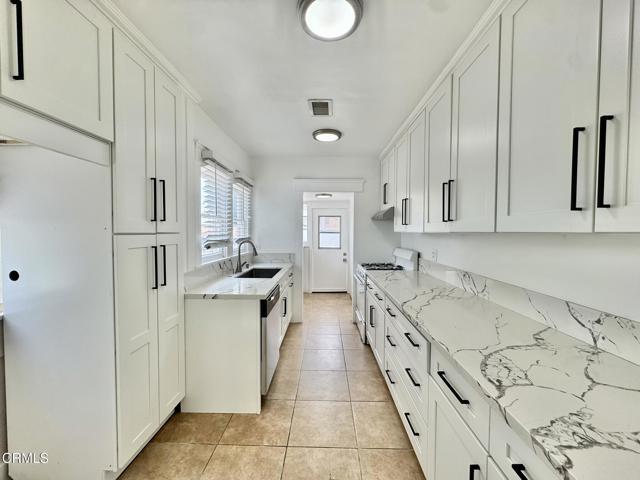 Building Photo - 1554 E Woodbury Rd