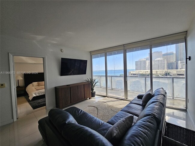 Building Photo - 495 Brickell Ave