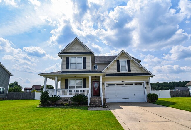 Building Photo - Coming Soon!! 4 Bedroom 2.5 Bath Nicely Renovated with Updated Fixtures! - No Pets
