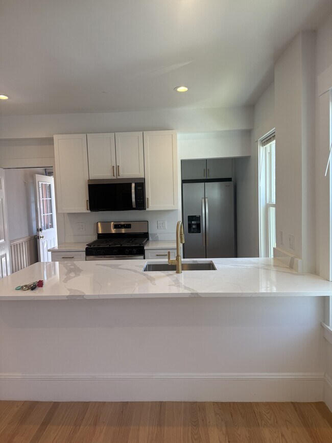 Building Photo - 24 Brookside Ave