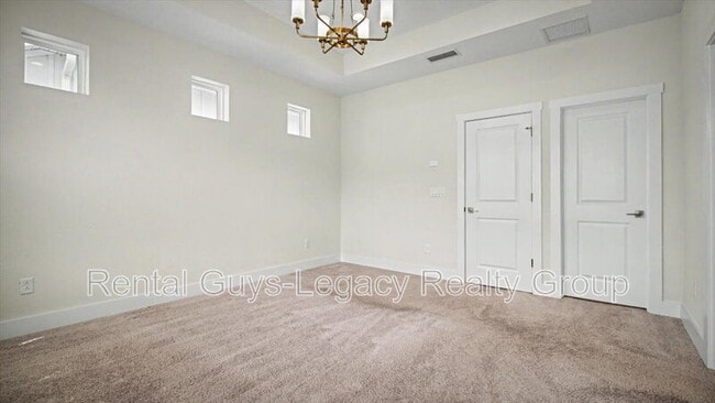 Building Photo - 409 Crestview Dr