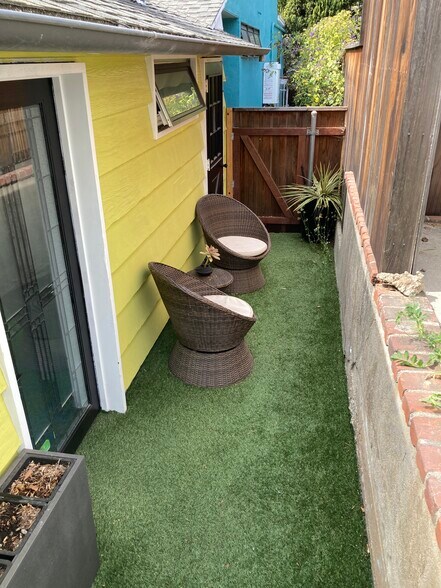 Building Photo - 3649 Grand View Blvd