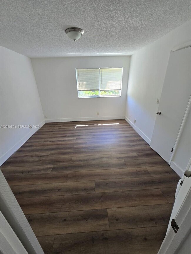 Building Photo - 3340 Pinewalk Dr N