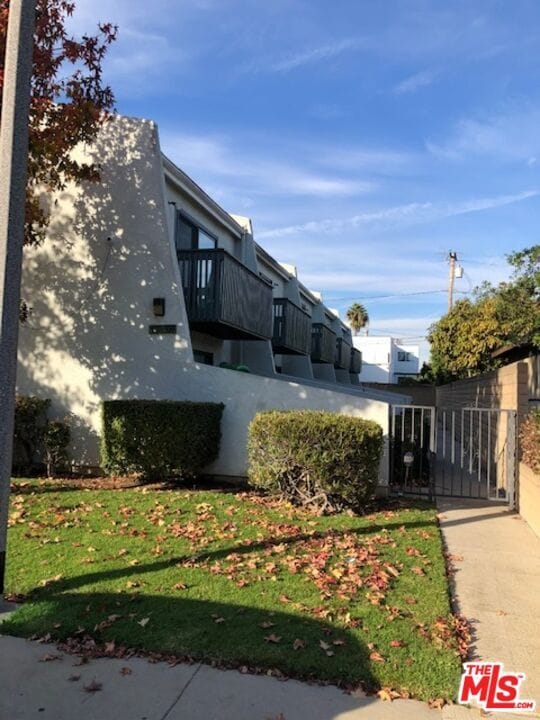 Primary Photo - 533 W 219th St