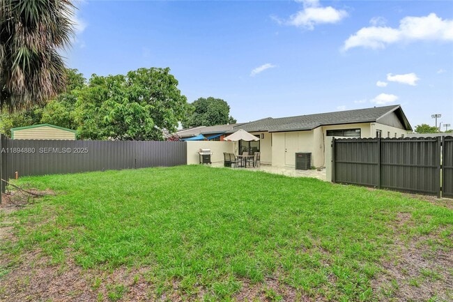 Building Photo - 19805 NW 28th Ct