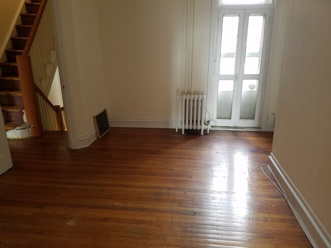 Building Photo - 350 S 15th St